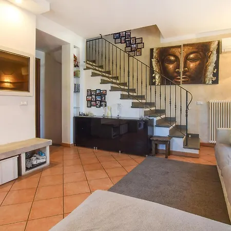 Casa vacanze Cozy In With Outdoor Swimming Pool *