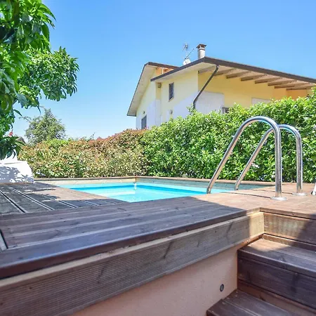 Cozy In With Outdoor Swimming Pool *
