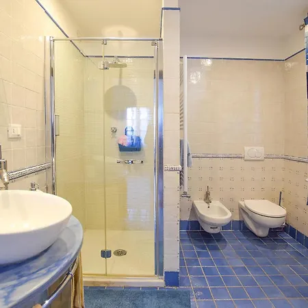 Cozy In With Outdoor Swimming Pool Holiday home *